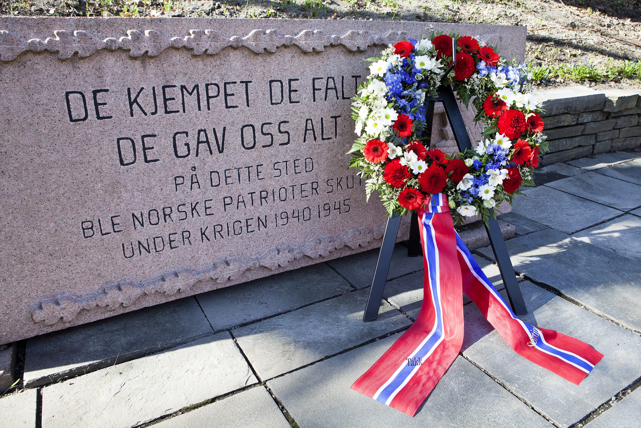 Gratulerer med dagen og 80 år med frihet!