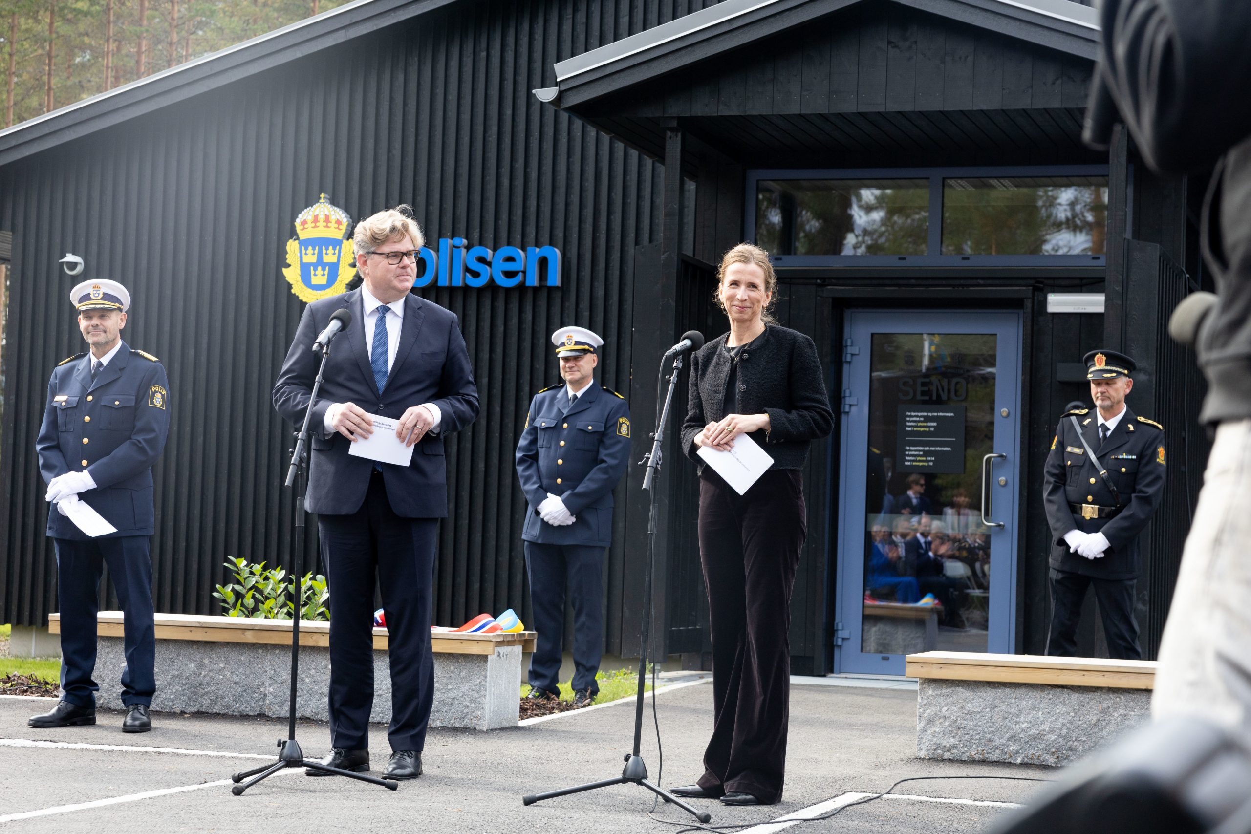 Justisministeren markerte åpningen av den norsk-svenske politistasjonen på Magnormoen